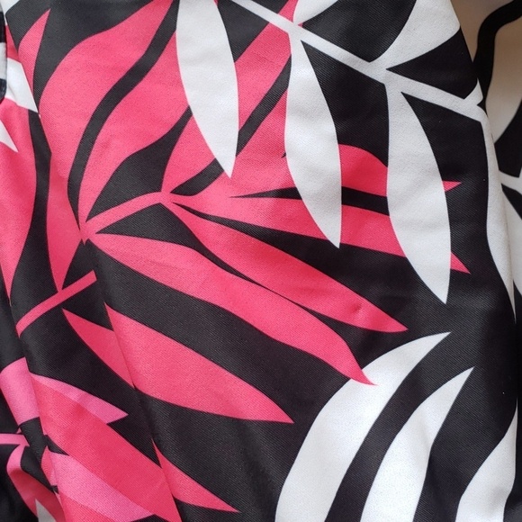 Knaspor Modest Swimsuit w/Attached Shorts Rose Red Floral Leaf Print Size 12-14 - Picture 8 of 13